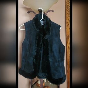 Ann Taylor faux fur vest medium